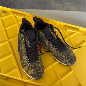Under Armour Black and Gold Athletic cleats